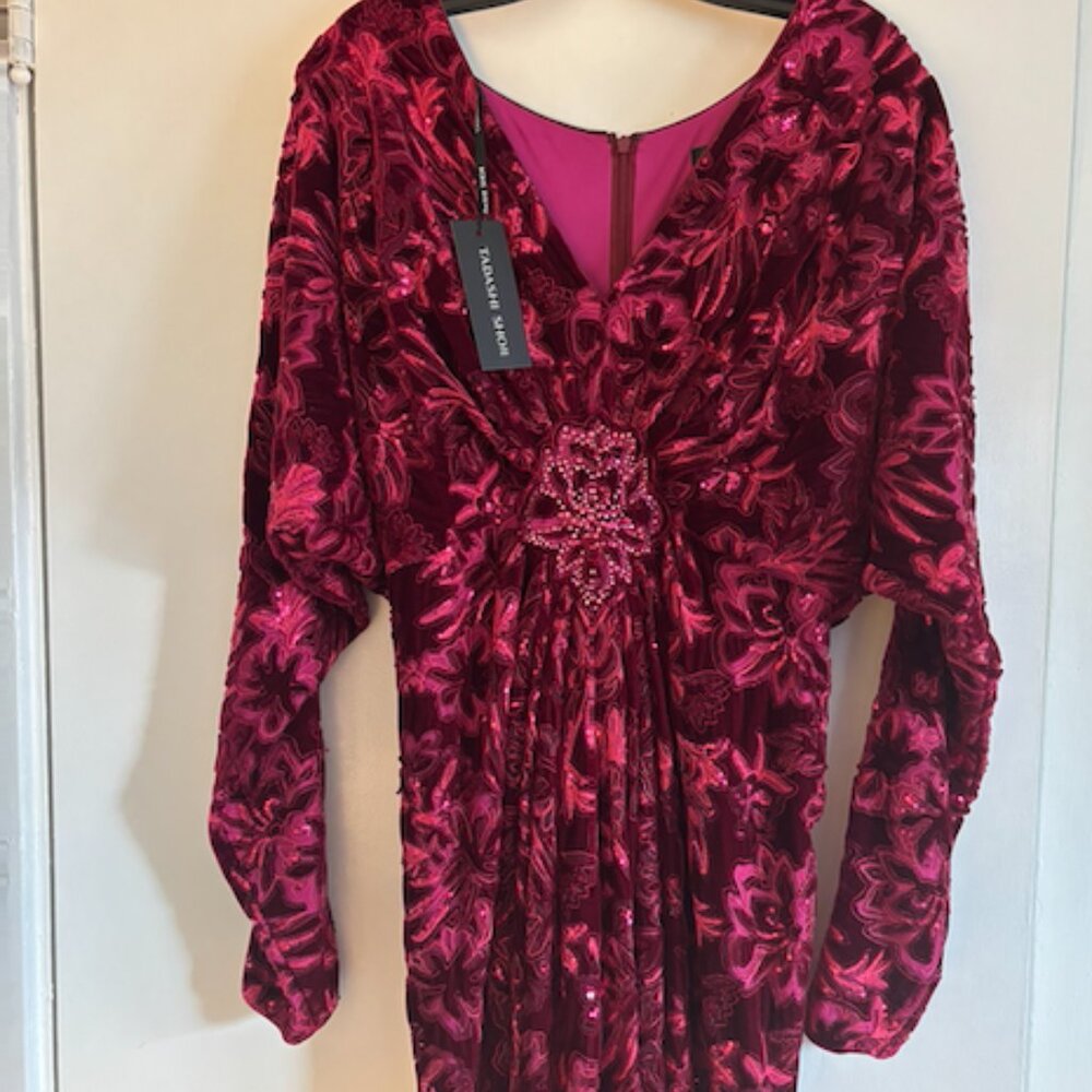 Elegant Tadashi Shoji Maxi Dress